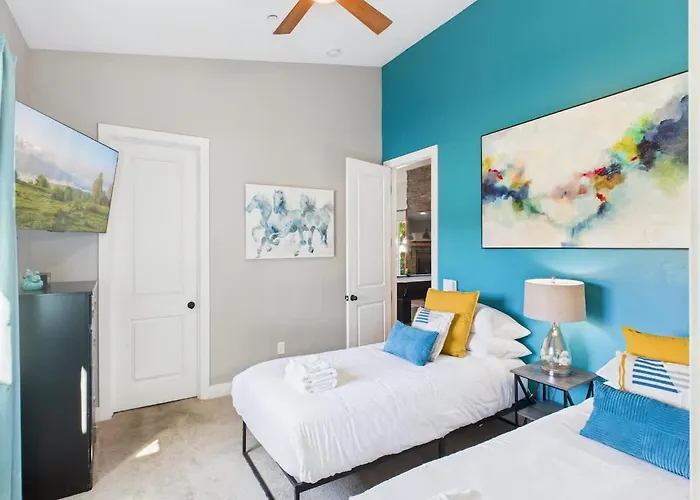 Sunny Daze In Old Town - Heated Pool Holiday home *